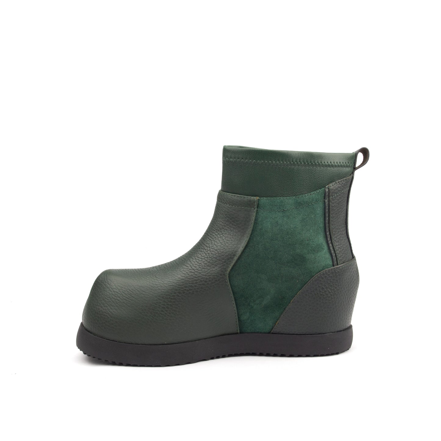 Lacoste Pebbled Suede Boots – A Fusion of Comfort & Bold Style