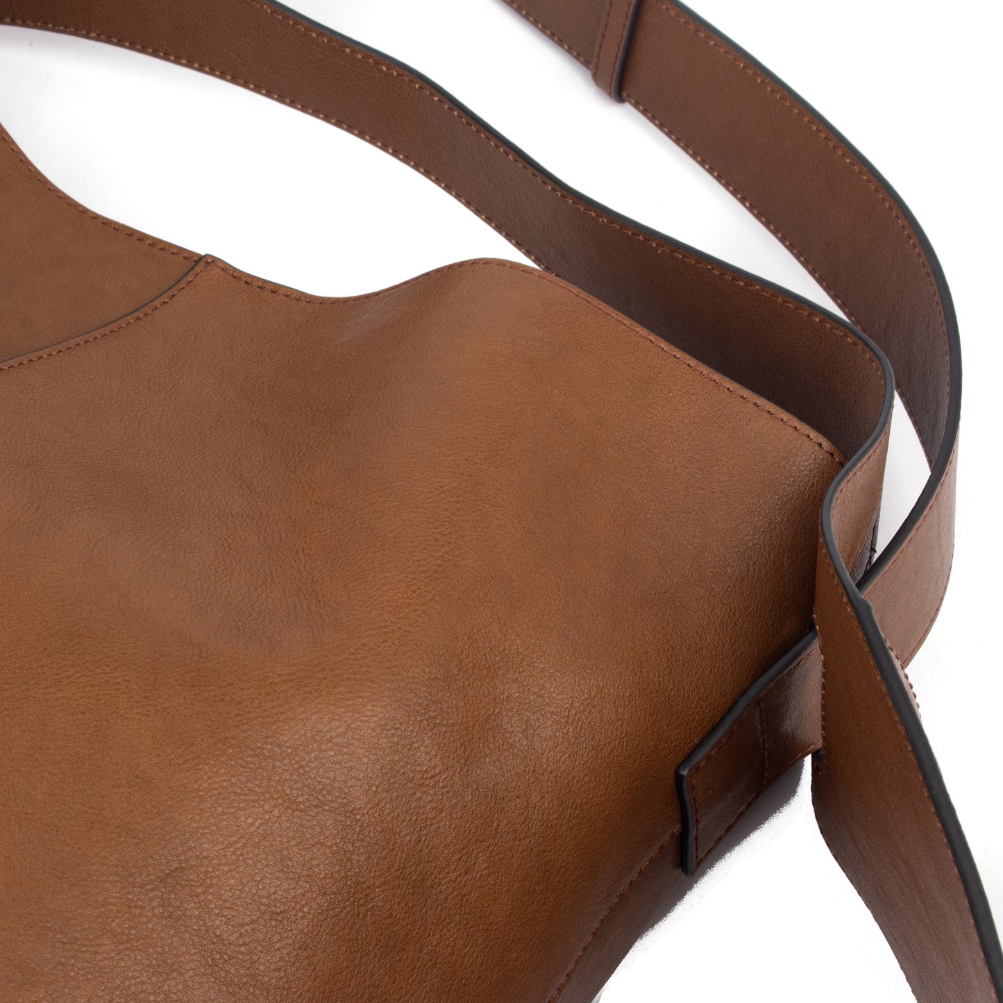 Effortless Elegance: The TT Lacoste Leather Tote