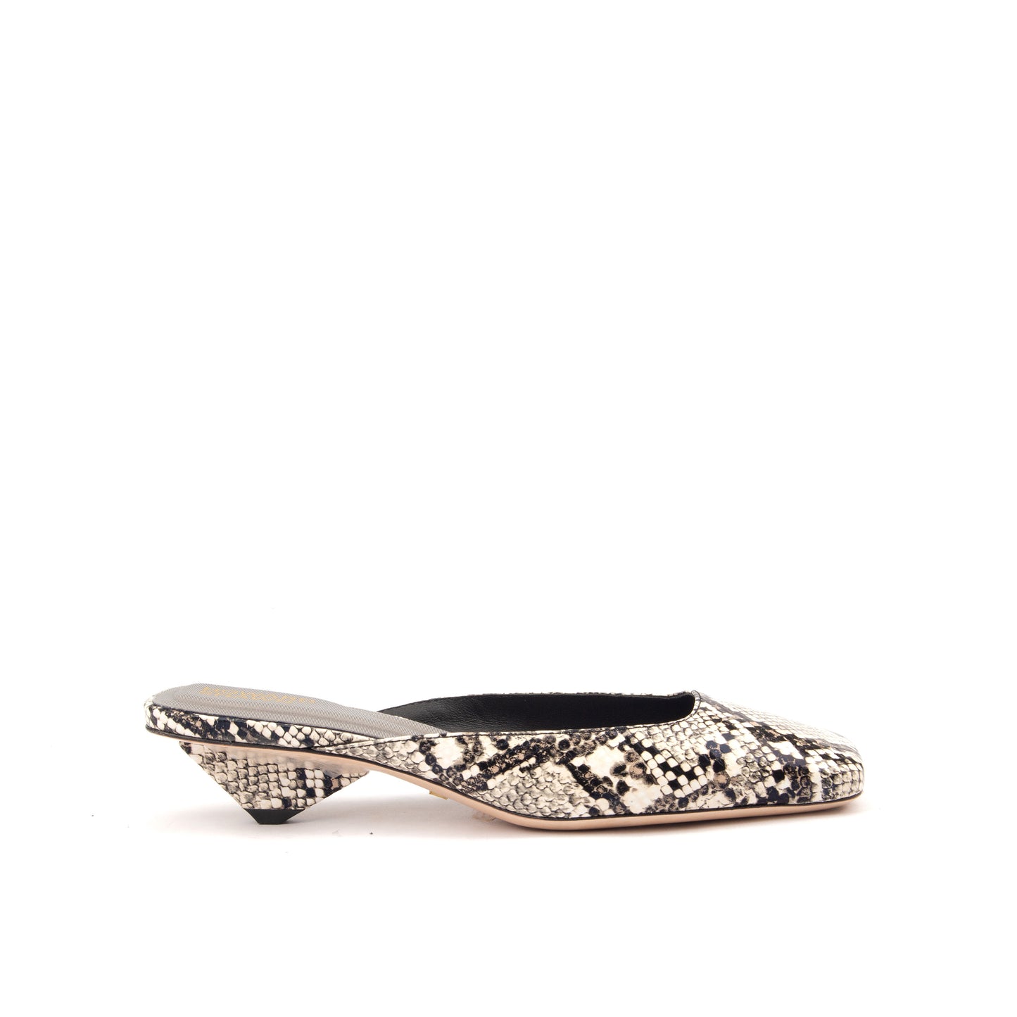 5TH AVE – Effortless Elegance in Every Step