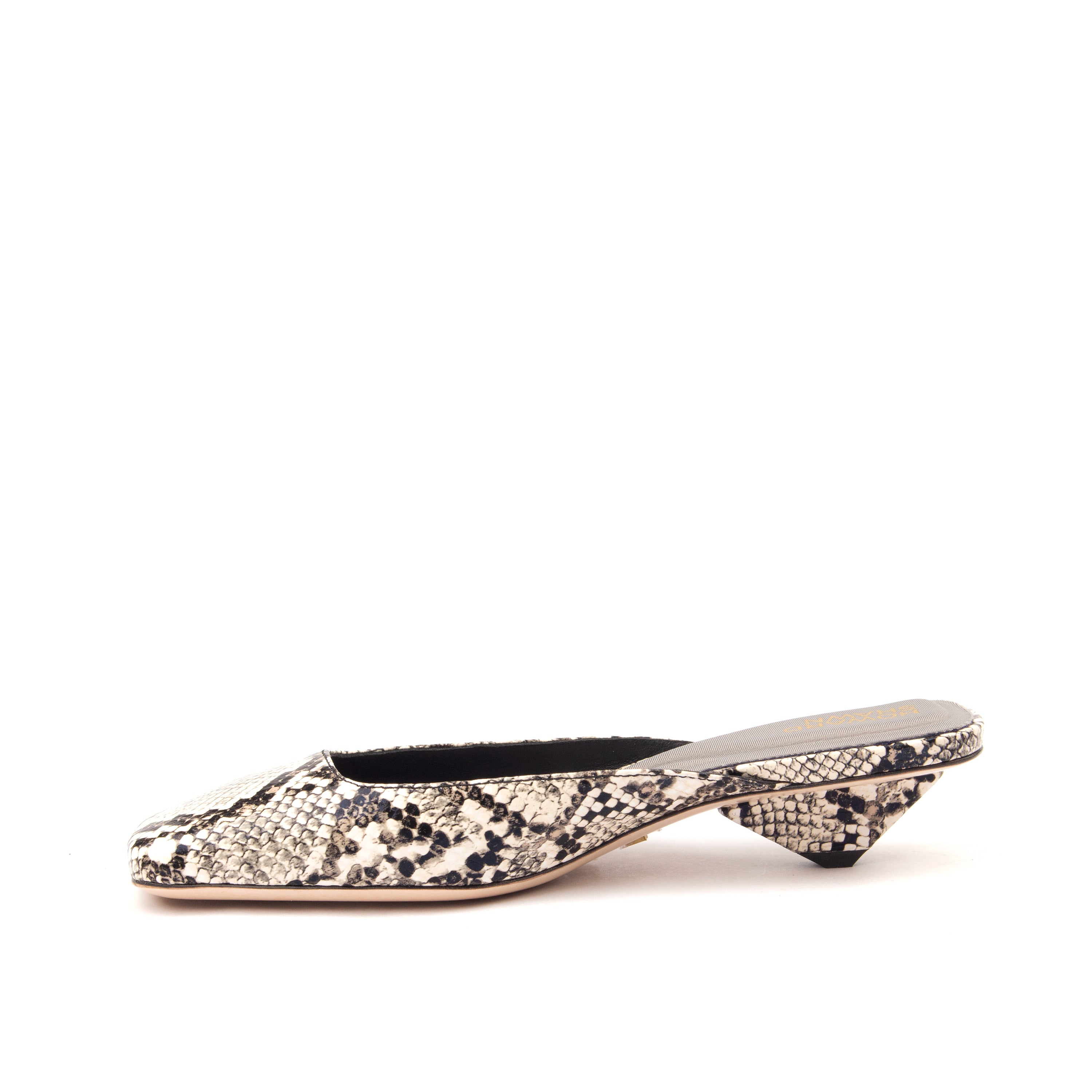 5TH AVE – Effortless Elegance in Every Step