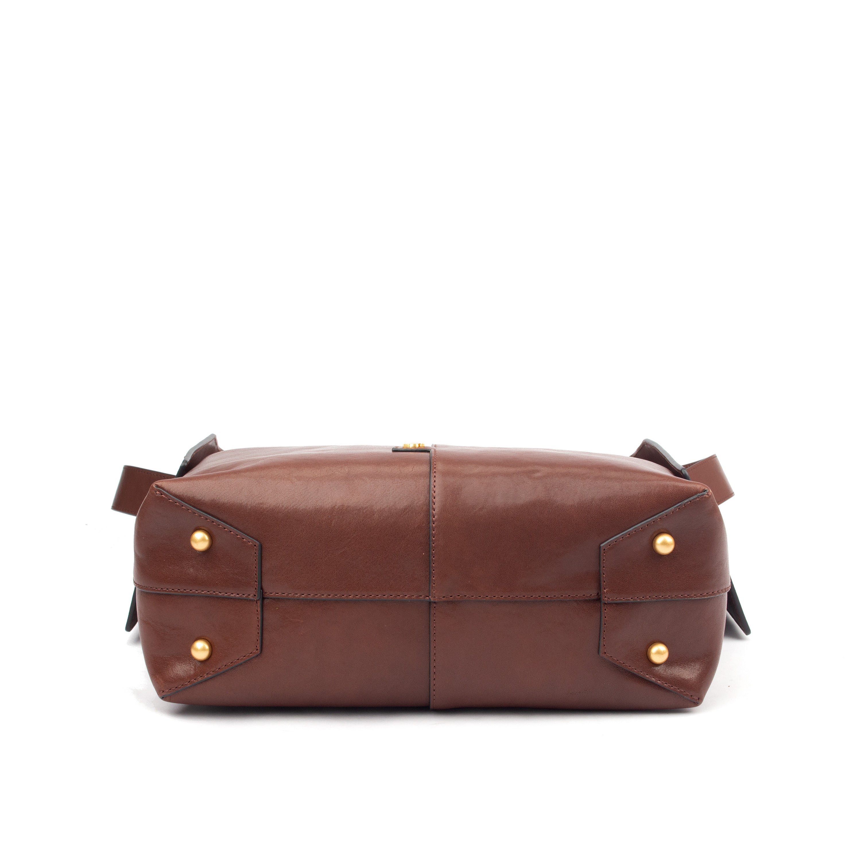 Effortless Elegance: The TT Lacoste Leather Tote