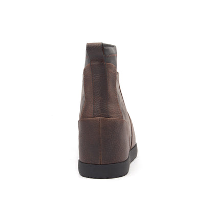 Lacoste Pebbled Suede Boots – A Fusion of Comfort & Bold Style