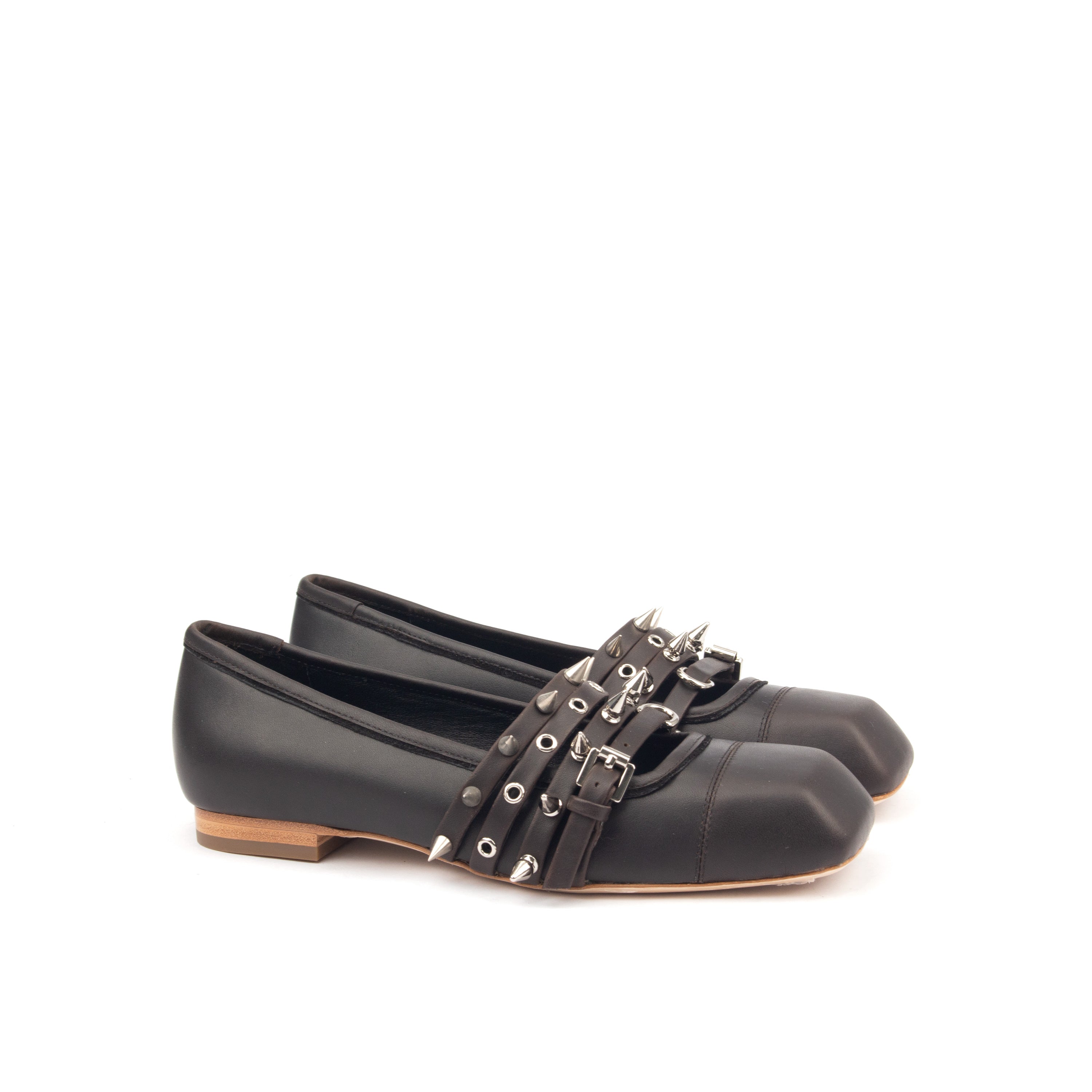 DIVA SQUARE – Edgy Meets Elegance in a Modern Loafer