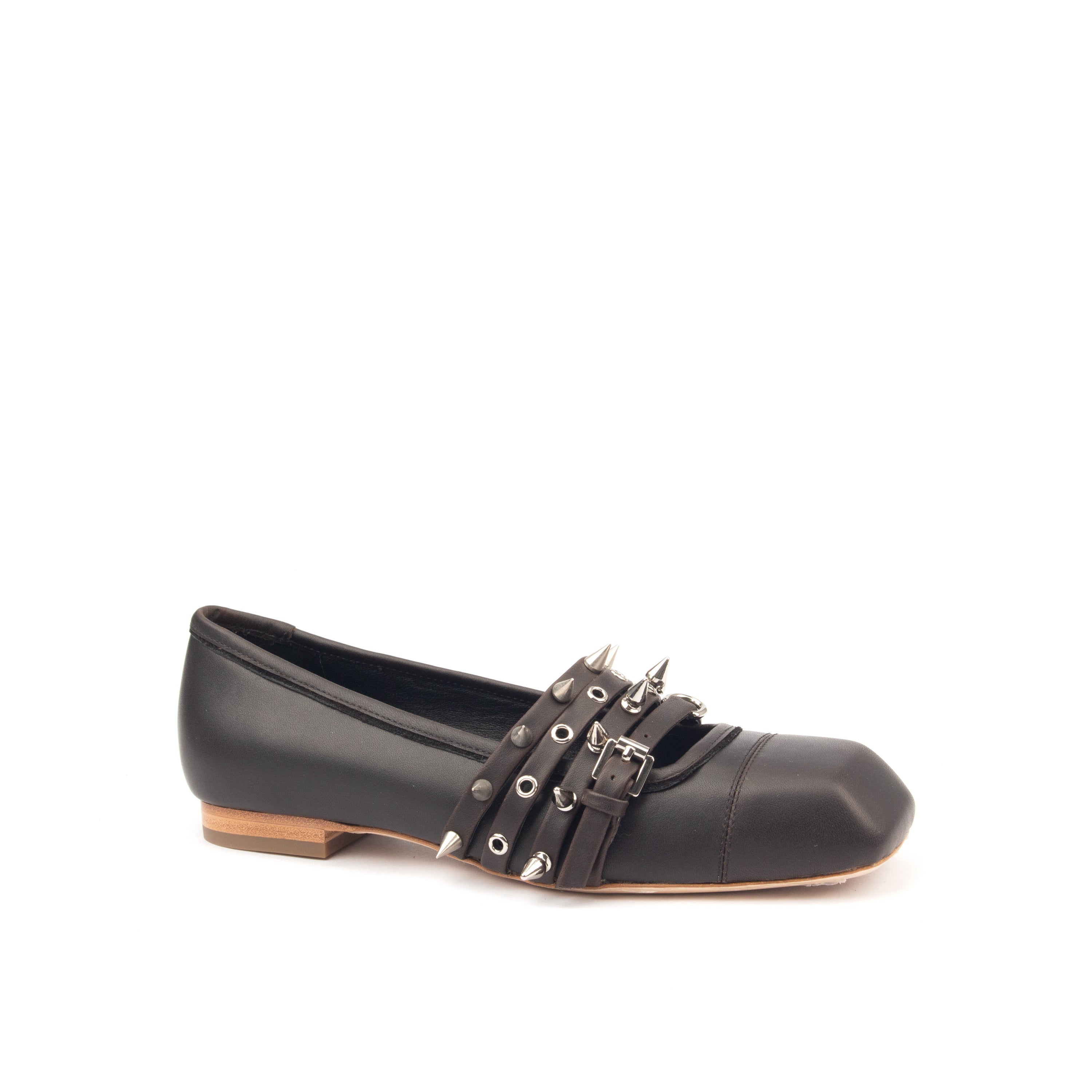 DIVA SQUARE – Edgy Meets Elegance in a Modern Loafer