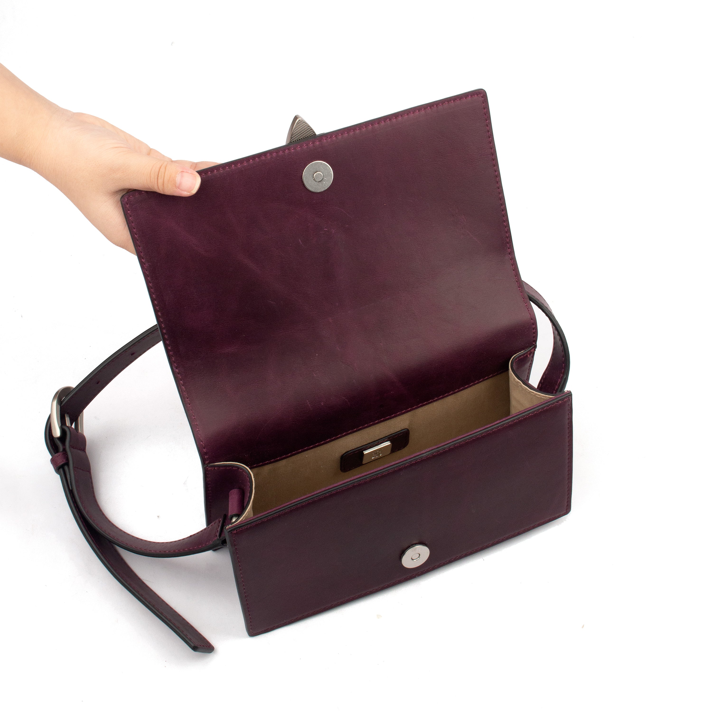 Premium Calf Leather Handbag for Everyday Sophistication