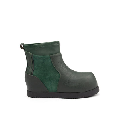 Lacoste Pebbled Suede Boots – A Fusion of Comfort & Bold Style