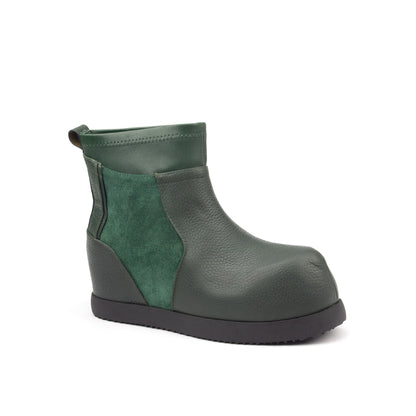 Lacoste Pebbled Suede Boots – A Fusion of Comfort & Bold Style