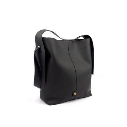 Effortless Elegance: The TT Lacoste Leather Tote