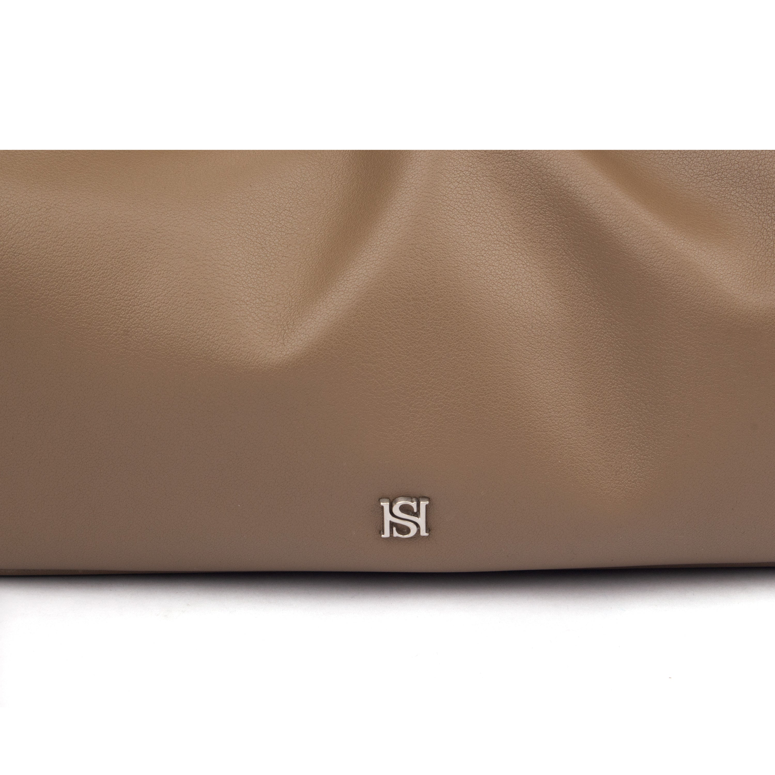Grand Handbag – Luxury Calf Leather with Timeless Design