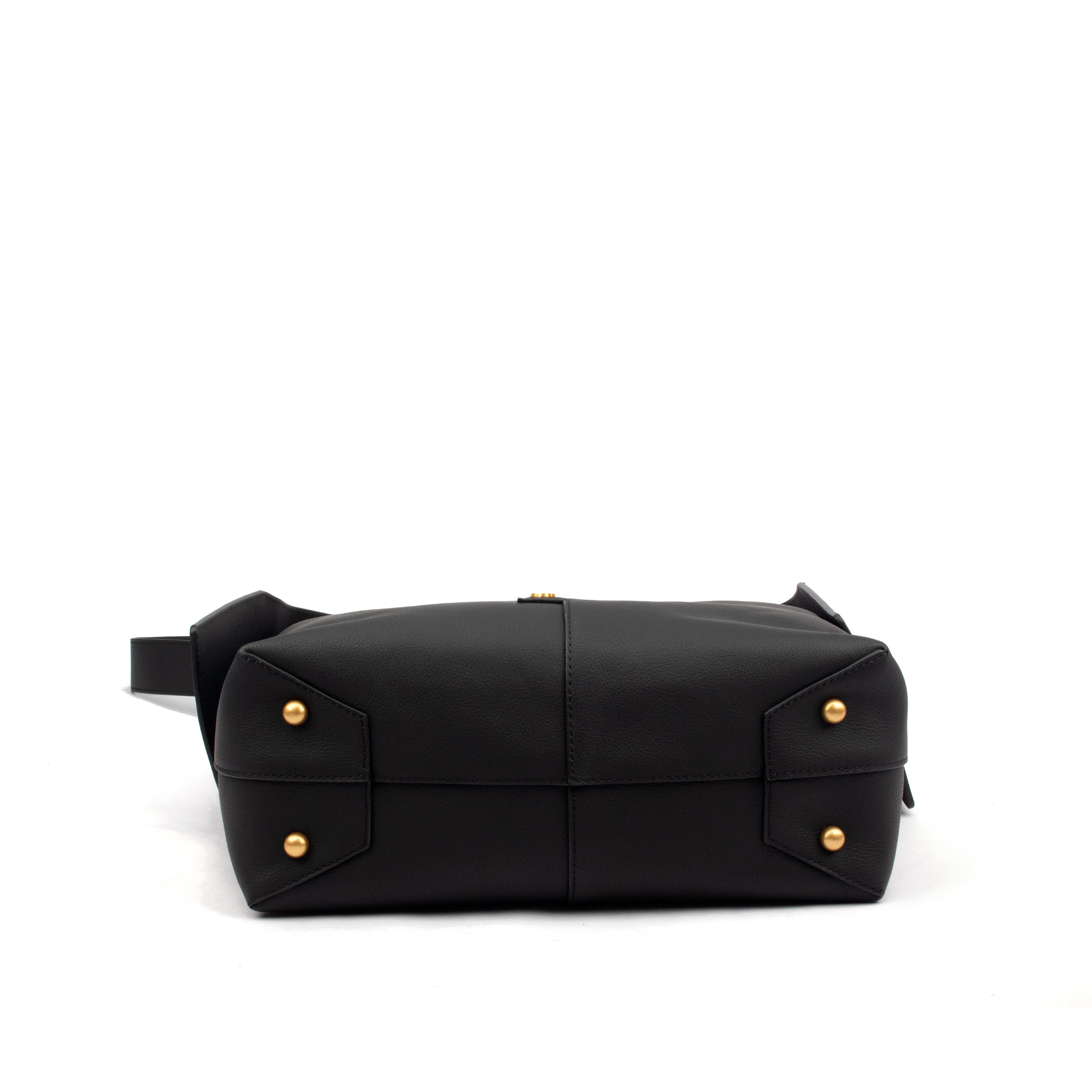Effortless Elegance: The TT Lacoste Leather Tote