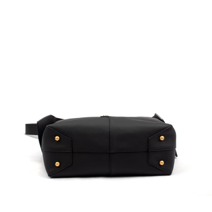 Effortless Elegance: The TT Lacoste Leather Tote
