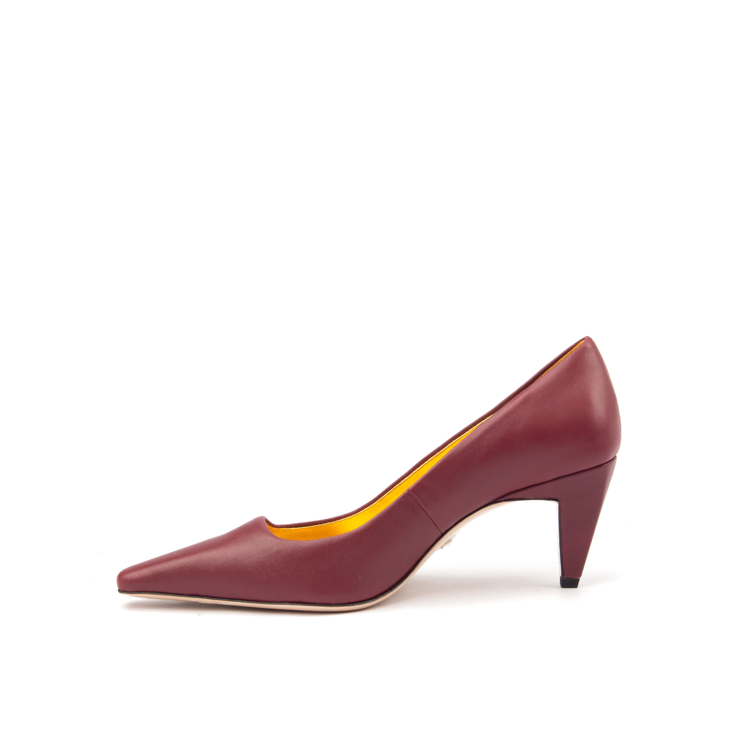 MUSTANG – Sleek &amp; Sophisticated Mid-Heel Pumps