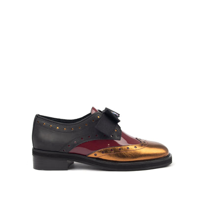 OXFORD – A Bold Take on Classic Elegance