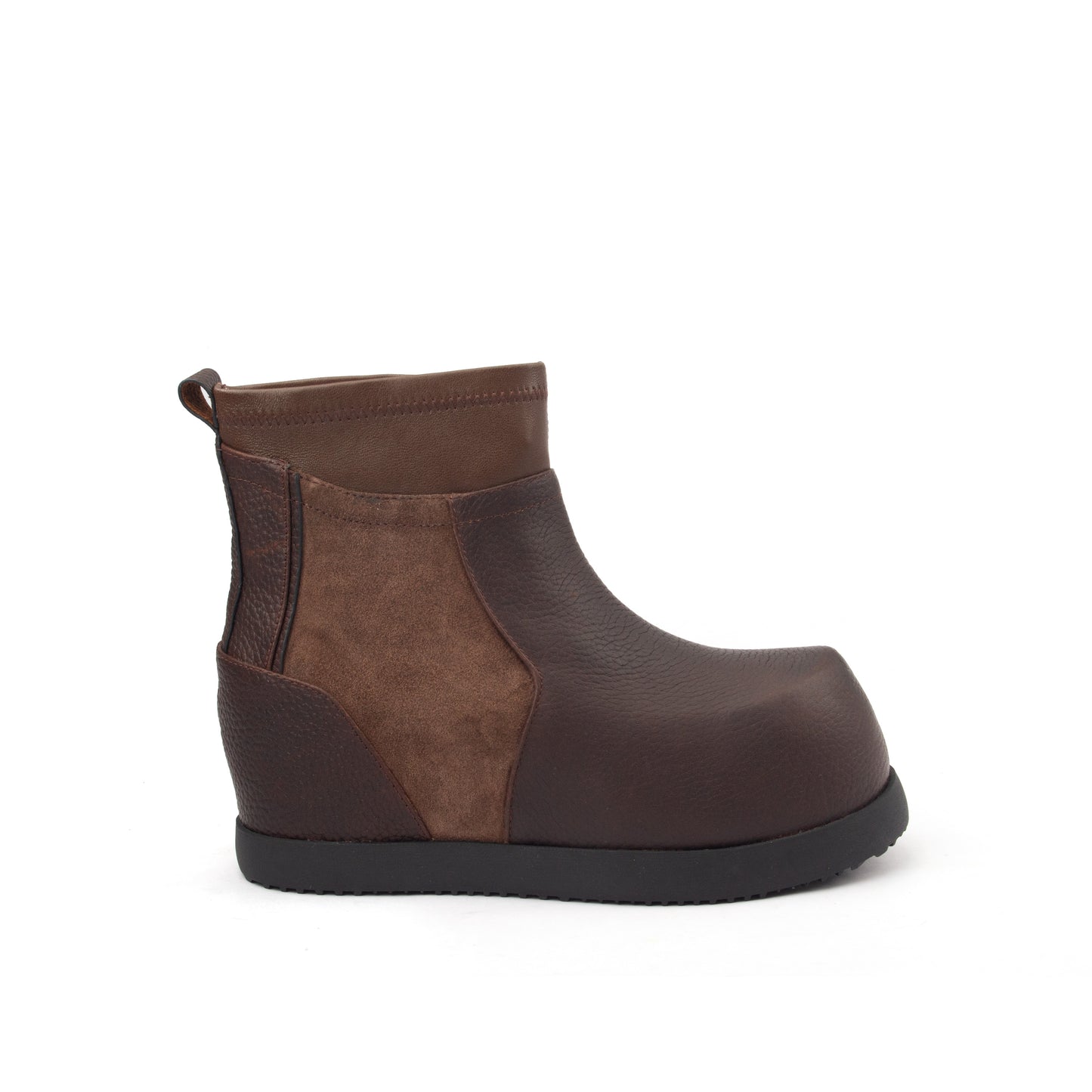 Lacoste Pebbled Suede Boots – A Fusion of Comfort & Bold Style
