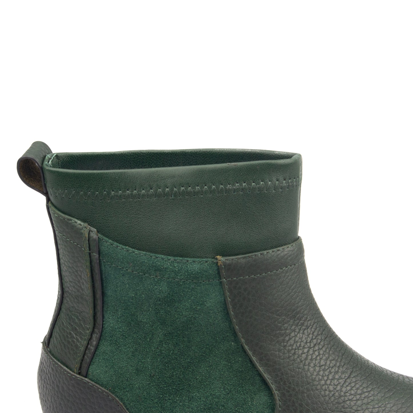 Lacoste Pebbled Suede Boots – A Fusion of Comfort & Bold Style