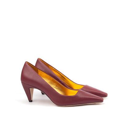 MUSTANG – Sleek &amp; Sophisticated Mid-Heel Pumps