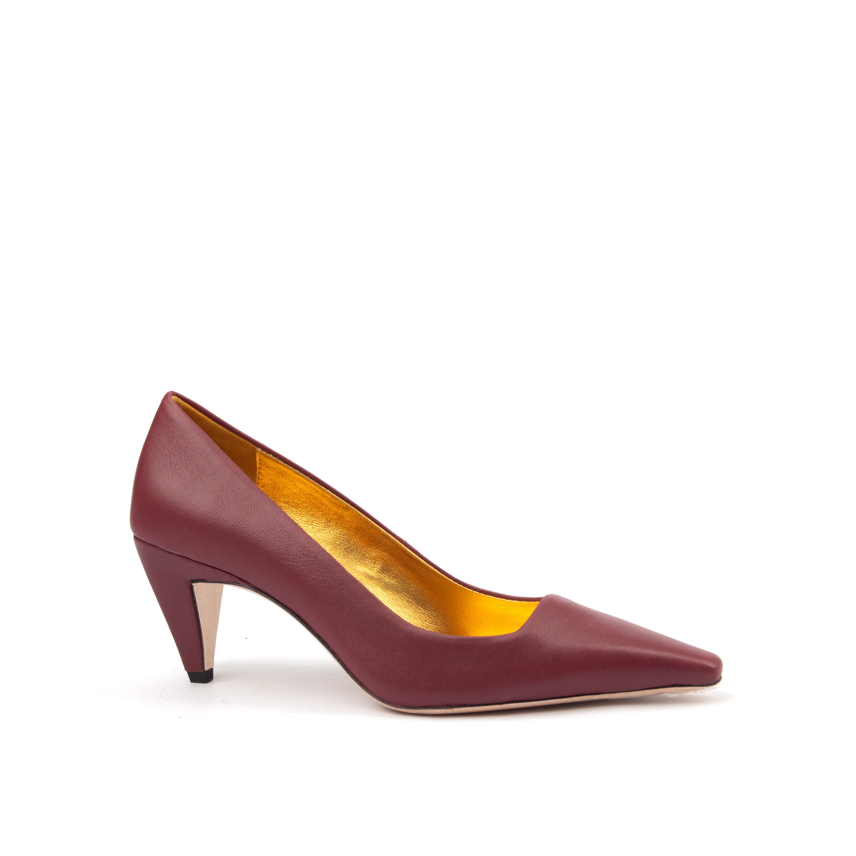 MUSTANG – Sleek &amp; Sophisticated Mid-Heel Pumps