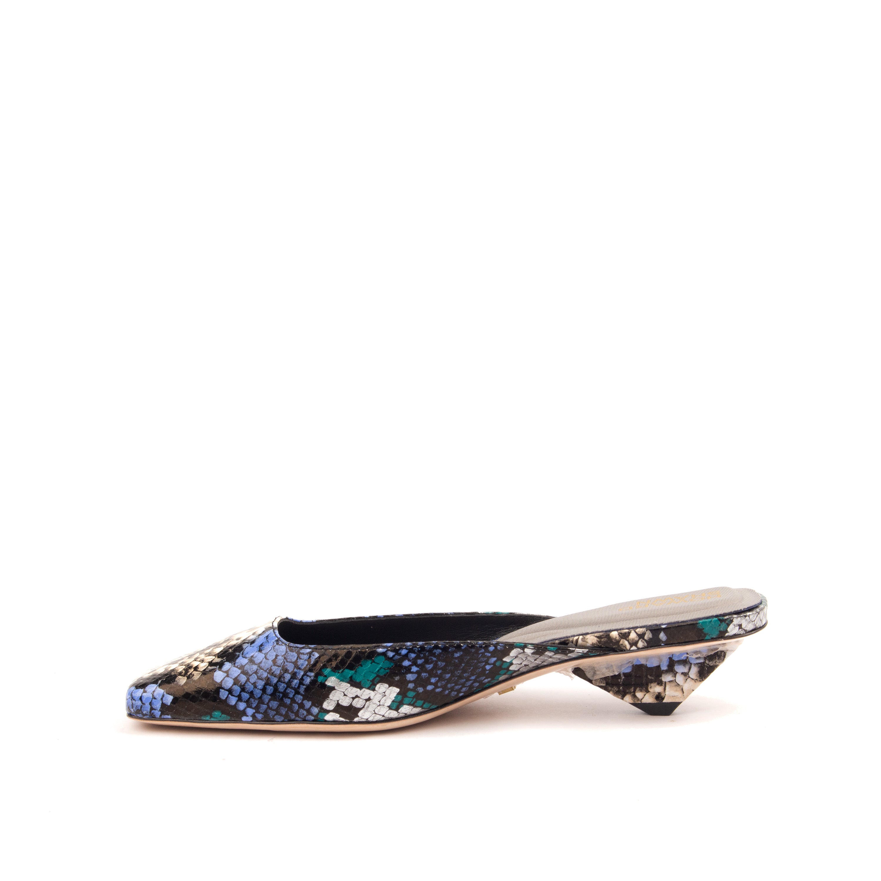 5TH AVE – Effortless Elegance in Every Step