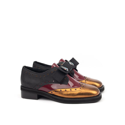 OXFORD – A Bold Take on Classic Elegance