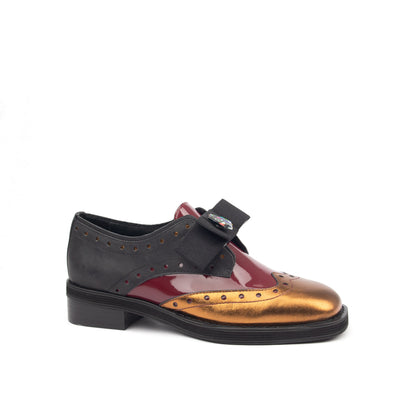 OXFORD – A Bold Take on Classic Elegance