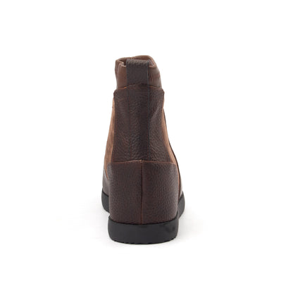 Lacoste Pebbled Suede Boots – A Fusion of Comfort & Bold Style