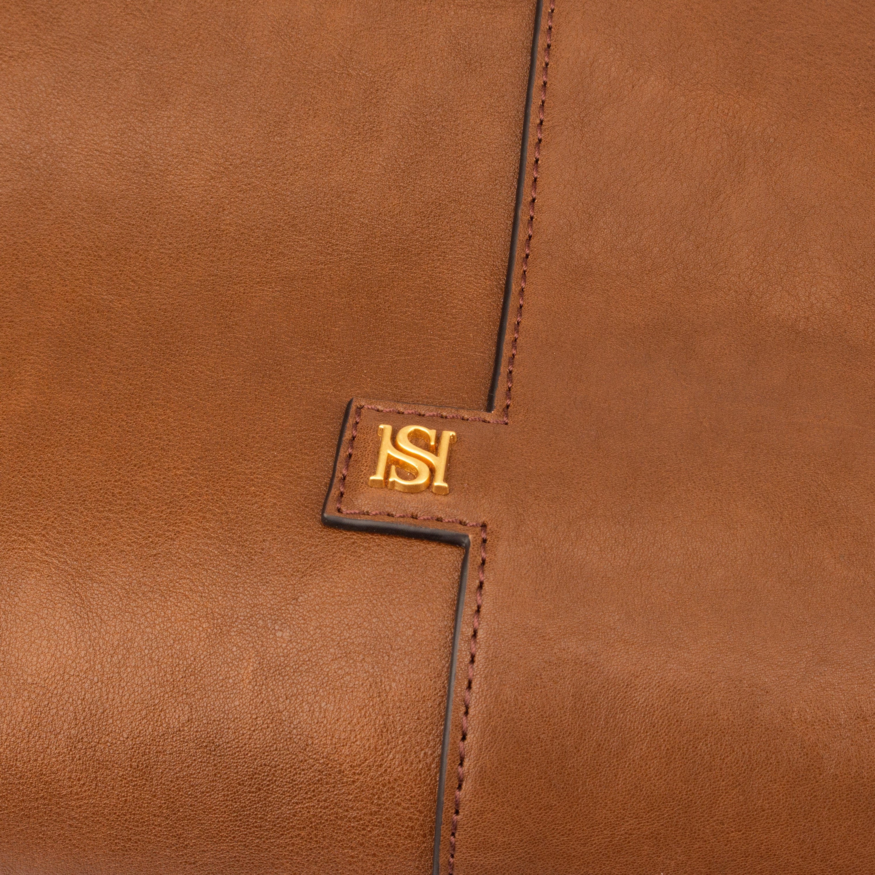 Effortless Elegance: The TT Lacoste Leather Tote