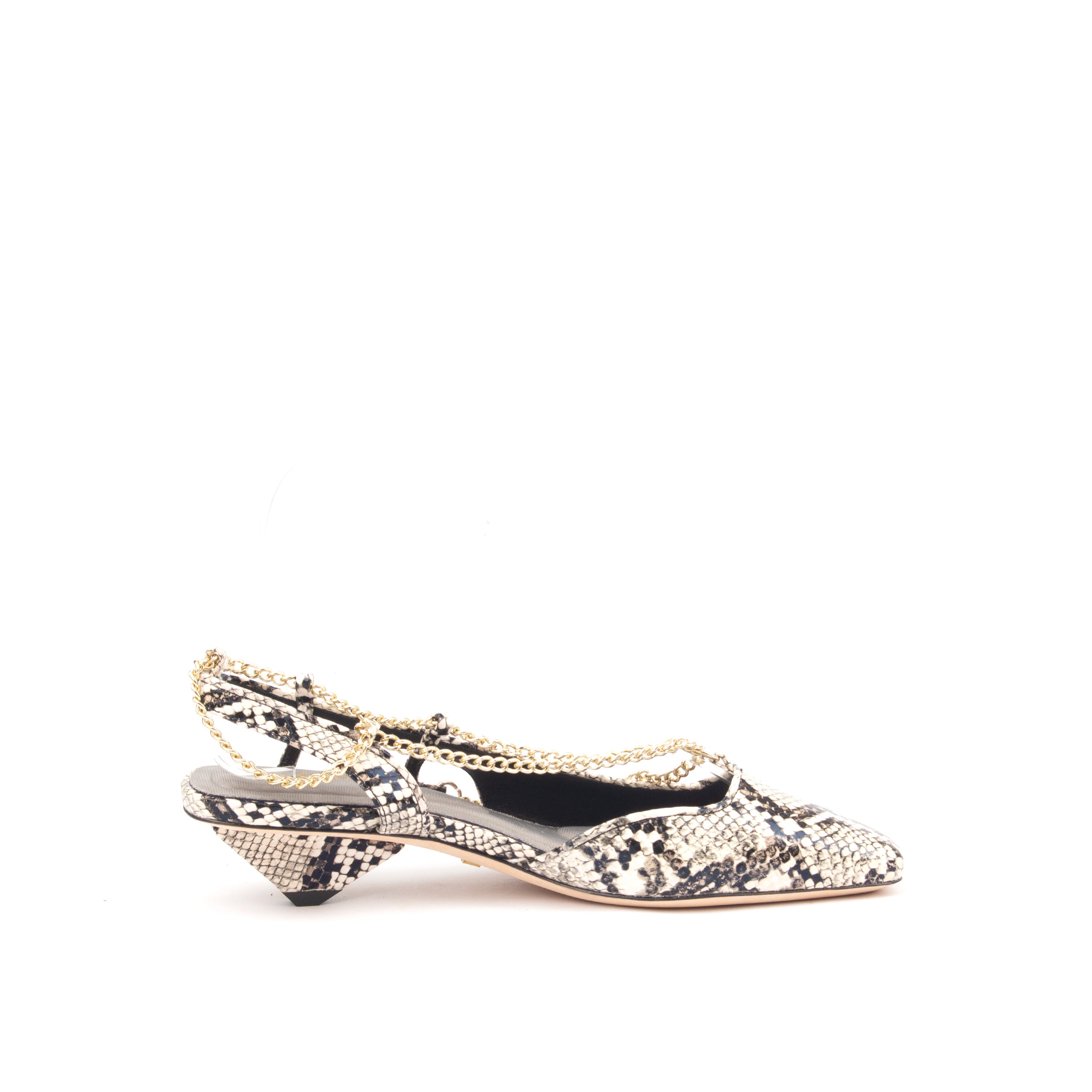 W 135TH AVE – The Perfect Blend of Elegance &amp; Edge