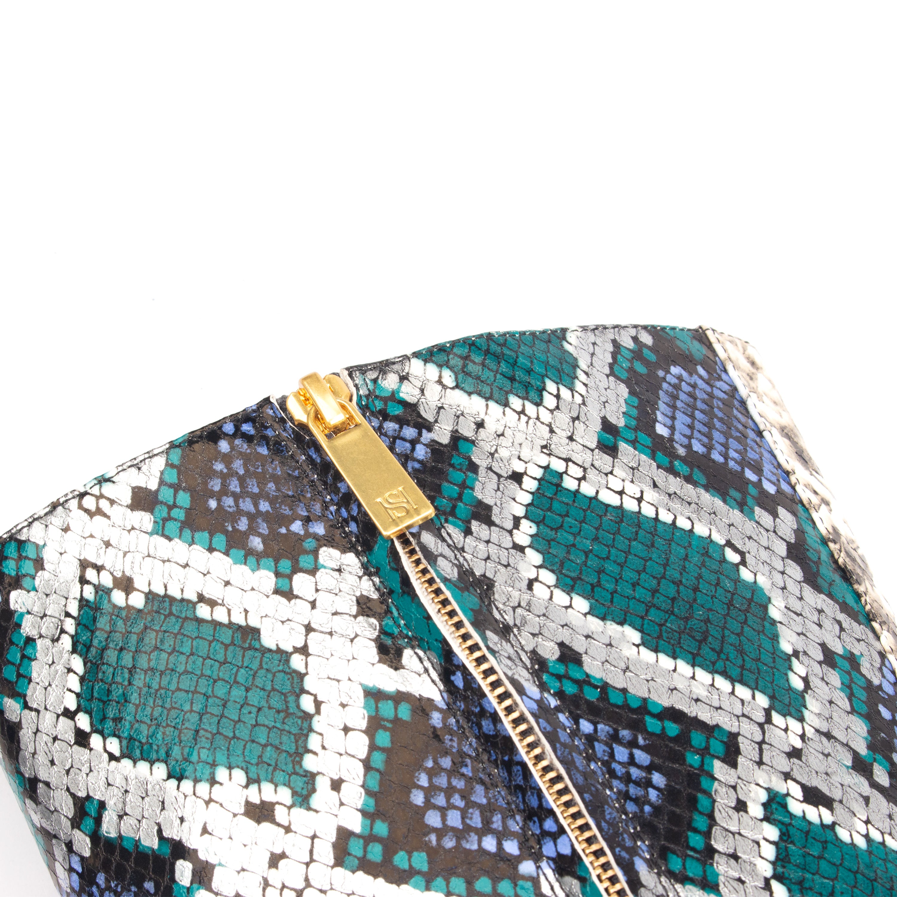 PARK AVE – Make a Bold Entrance