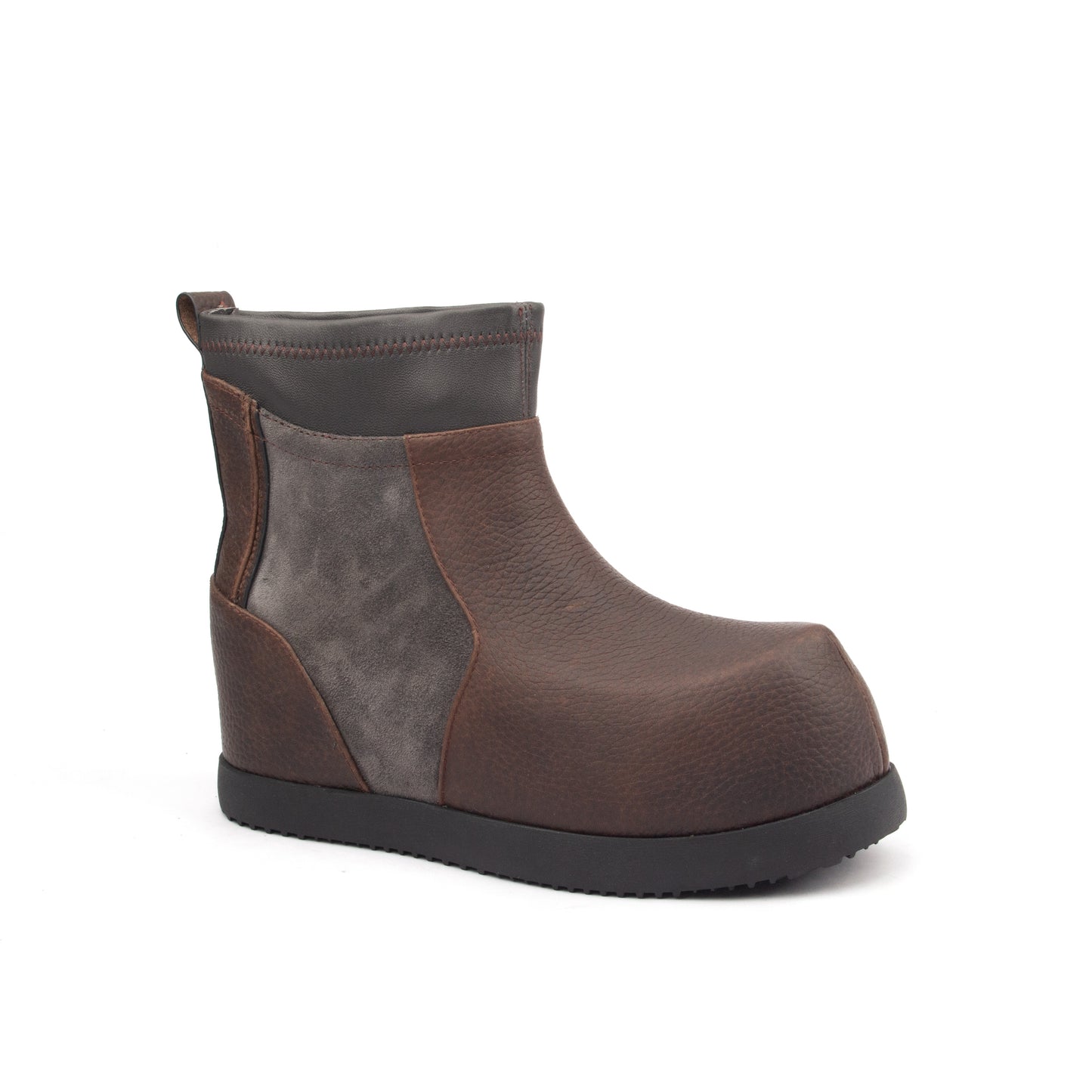 Lacoste Pebbled Suede Boots – A Fusion of Comfort & Bold Style