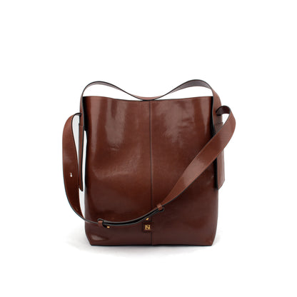 Effortless Elegance: The TT Lacoste Leather Tote
