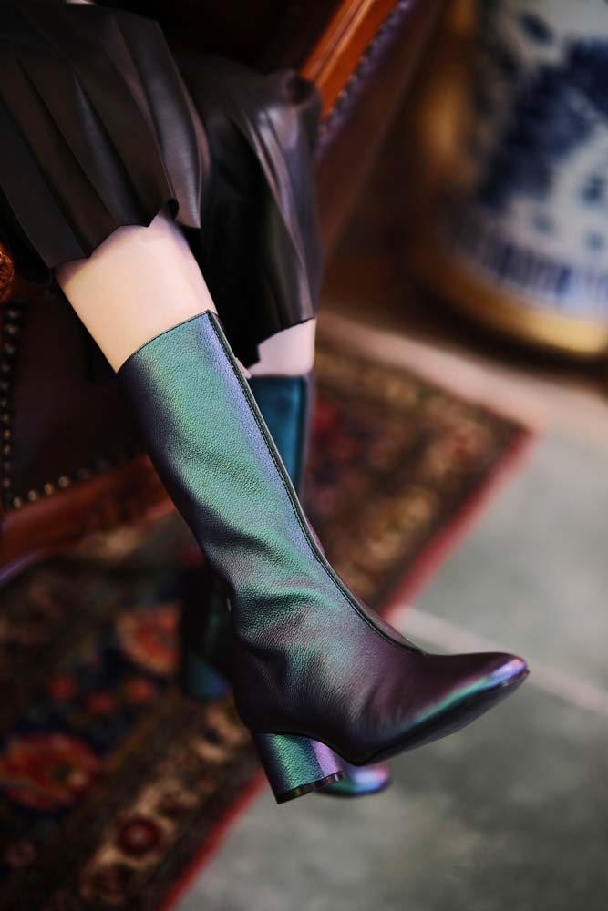 靈感來自 60 年代的及膝靴