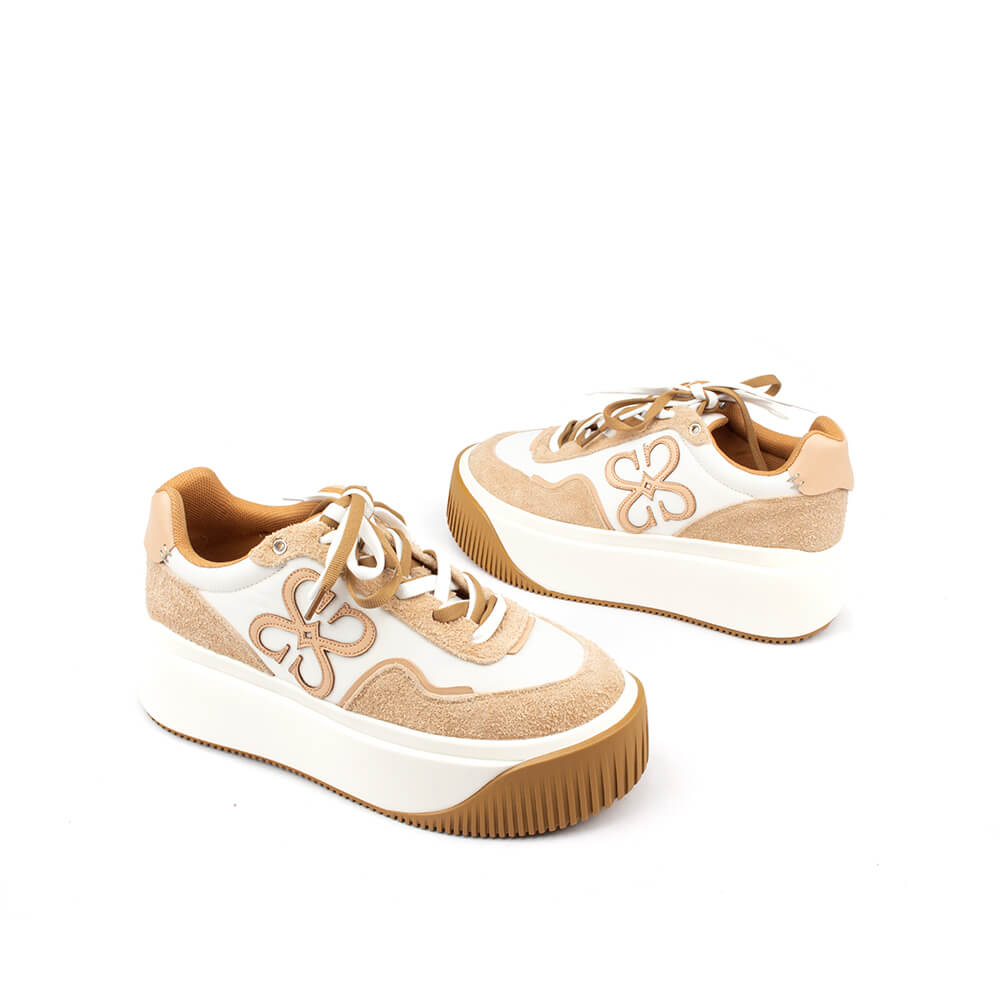 Platform sneakers with gum sole and logo emblem — sand and white colorway