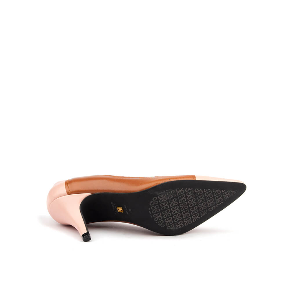 Women's refined leather heels with two-tone panel detail and gold logo hardware