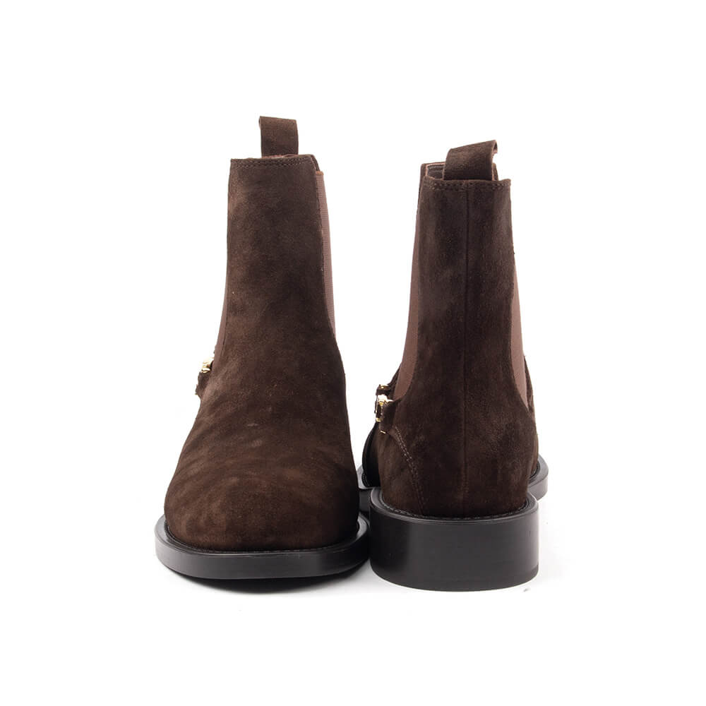 Flat-heel brown suede Chelsea boots with equestrian gold accent for women